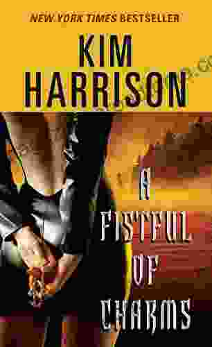 A Fistful Of Charms (The Hollows 4)